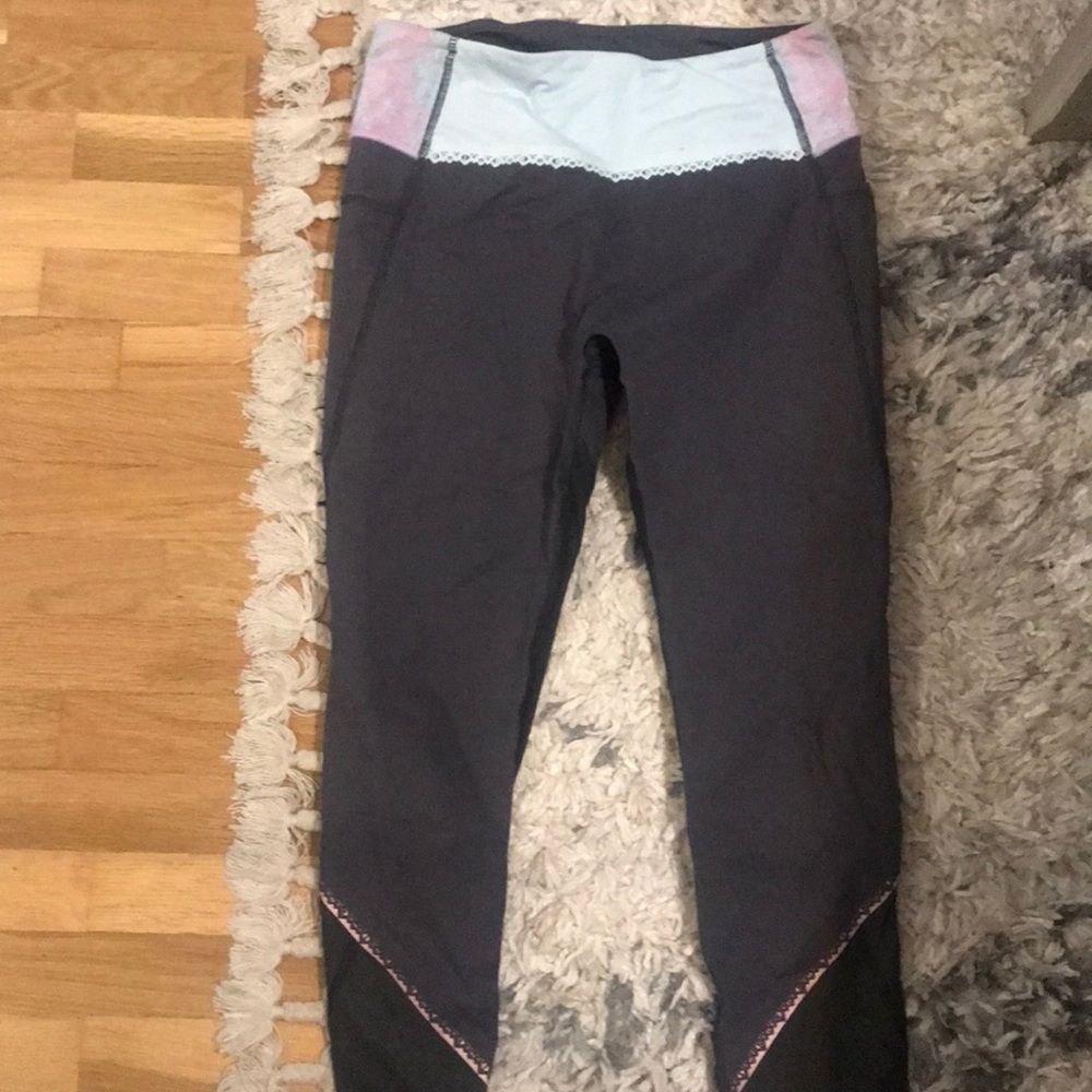 Ivivva by Lululemon Grey w/mesh detailing leggings